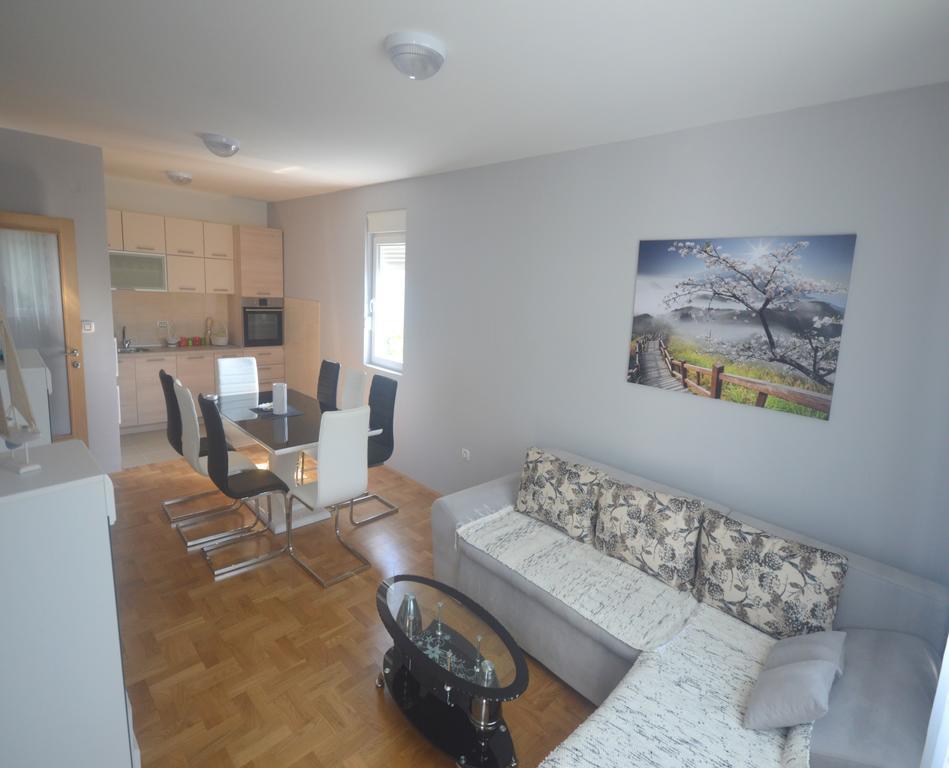 Apartments Radonicic D&D Tivat Exterior photo